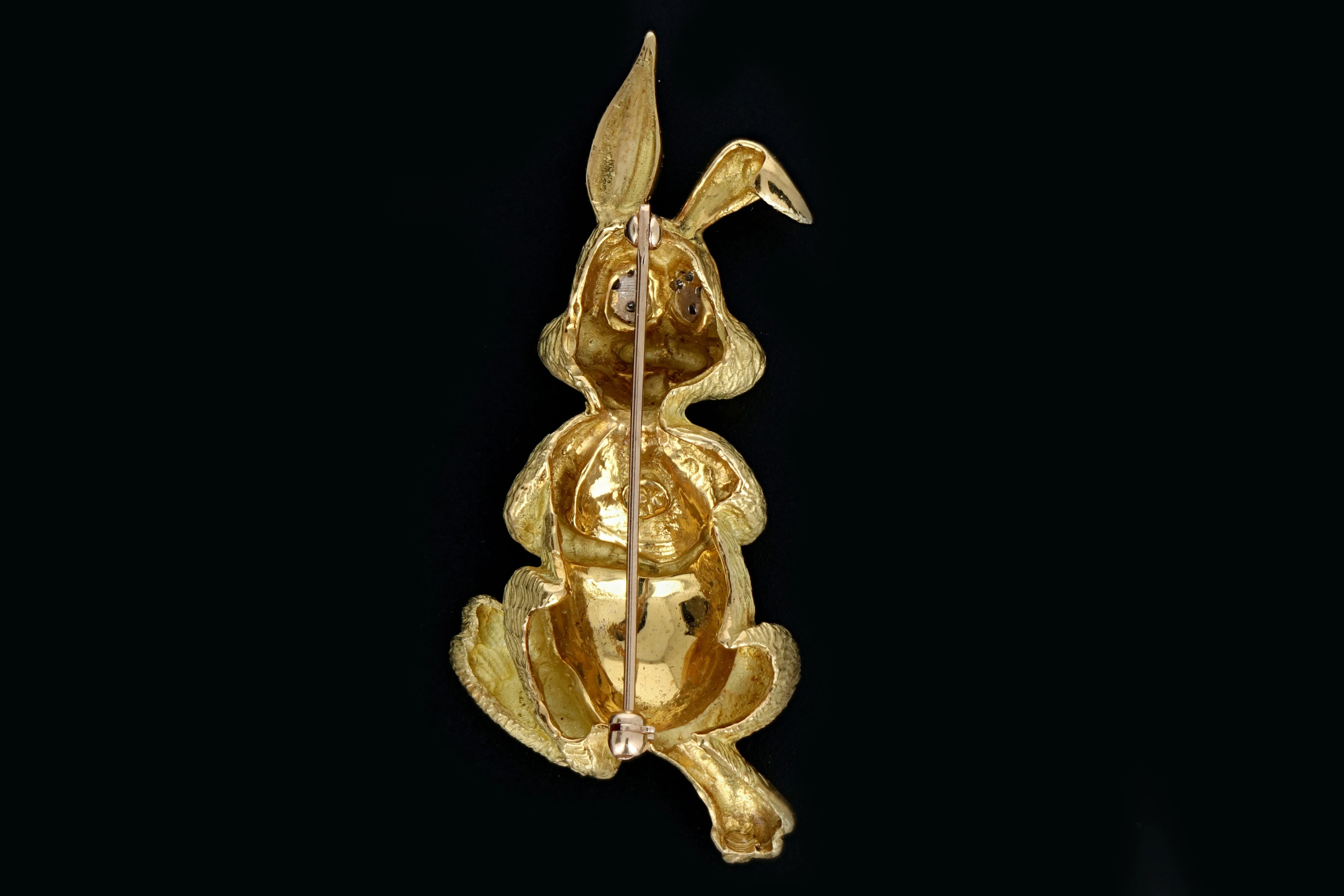 Vintage 18K Yellow Gold .20 Carat Sapphire and Diamond Bunny Brooch